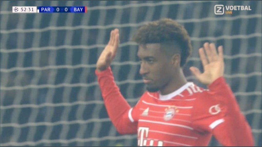 AntoxFenomeno's tweet image. Ptdrrrrrr donc non seulement le PSG se fait sortir mais en plus c&apos;est deux anciens parisiens qui les termine c&apos;est trop le divertissement de club de clown