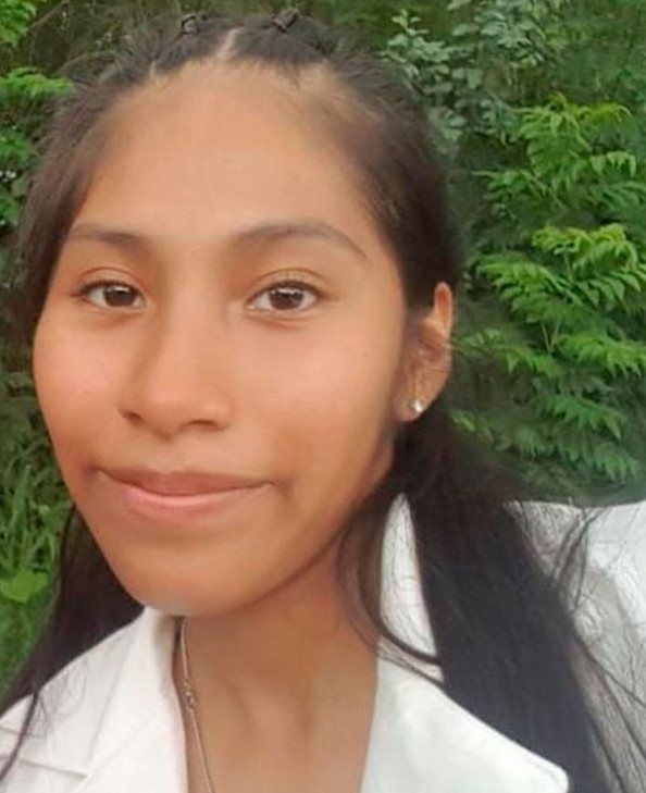 desaparecidaorg's tweet photo. Guadalupe Berenice Cardenas tiene 16 años, desapareció el 8/3 en el barrio San Pedrito, San Salvador de #Jujuy. Es delgada, altura, 1,60. Vestía una camisa blanca, campera rompe vientos oscura, pantalón jean negro y zapatos negros. Avisar #URGENTE al☎️388-6828607, o al 911 https://t.co/FeiYKbgwzq