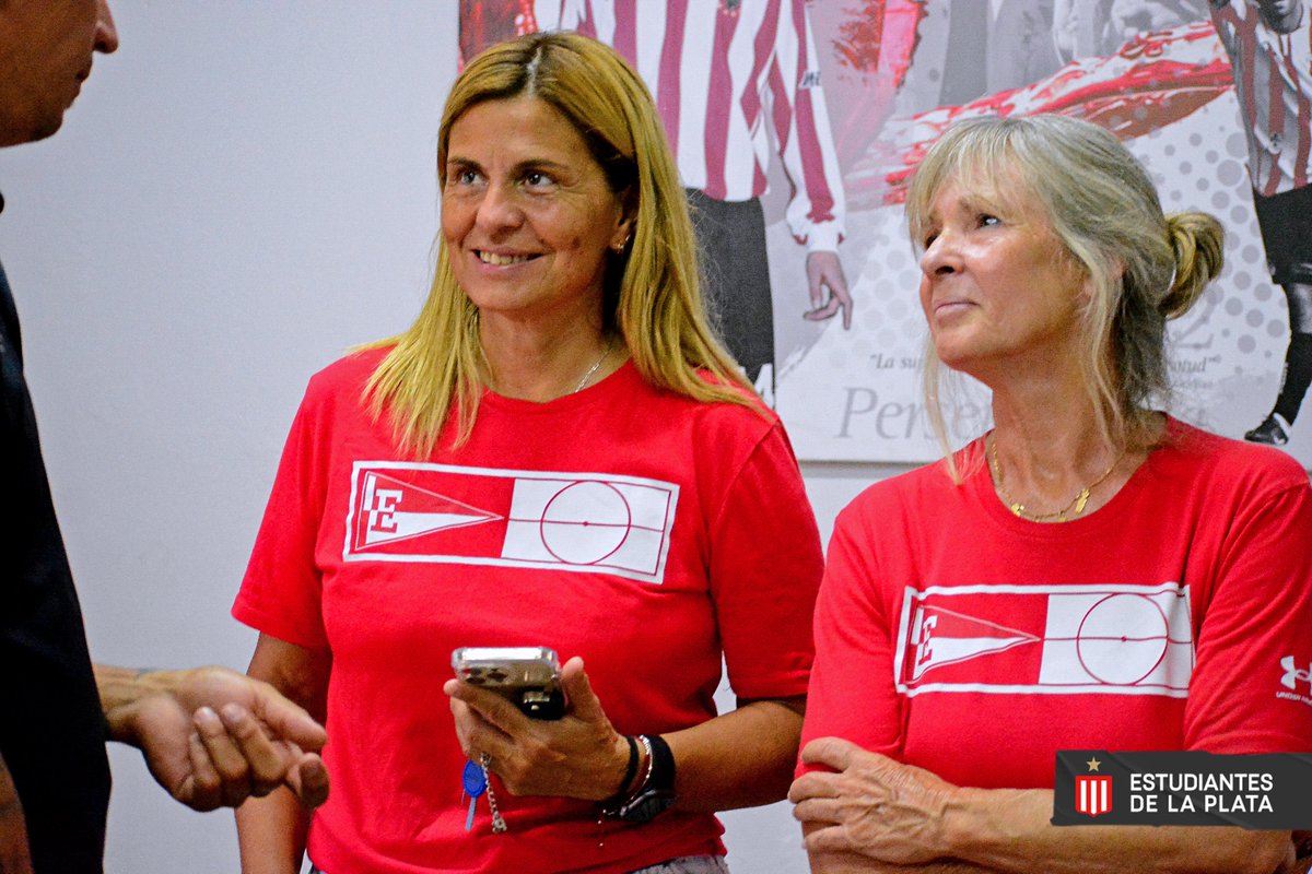 EdelpFutbol's tweet photo. 💪Reconocimiento a las trabajadoras del Fútbol Amateur. Este miércoles 8 de marzo,  Día Internacional de las Mujeres Trabajadoras, se realizó un acto de agradecimiento a las mujeres que trabajan en el área formativa.

▶️ https://t.co/yc0Vh30PqP https://t.co/QXnaiNNnFI