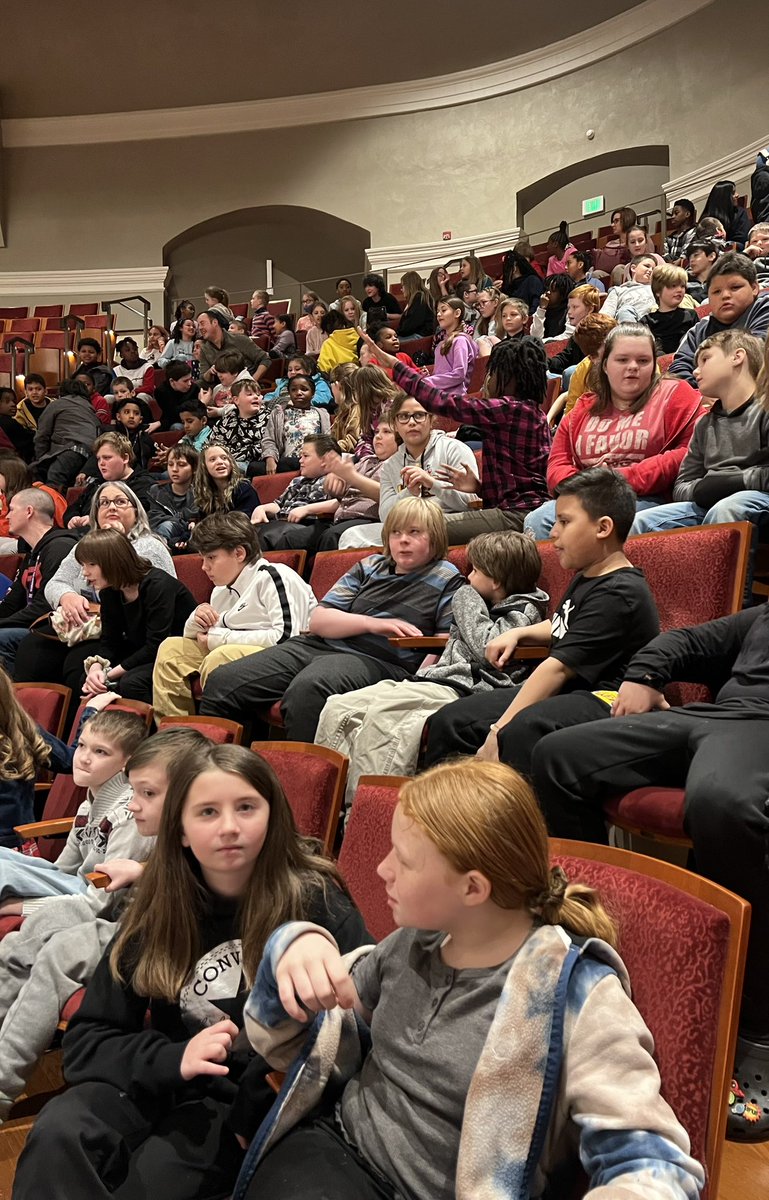 Exciting field trip to Cincinnati Music Hall with the Amanda 4th and 5th graders! <a href="/MiddletownOH/">Middletown City Schools</a> <a href="/AmandaEleTweets/">Amanda Elementary</a> #middiesonthemove