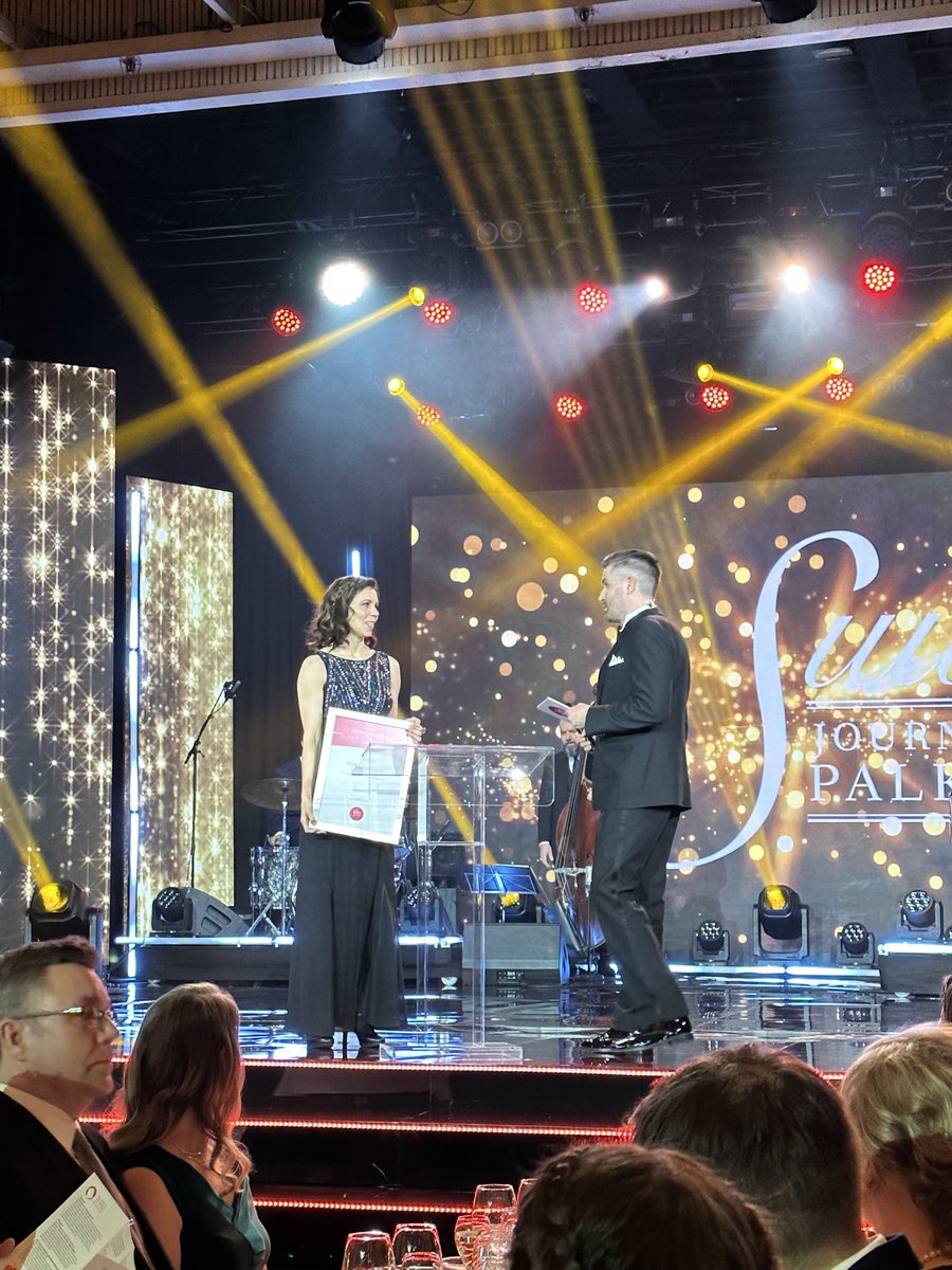 Lämpimästi onnea ⁦⁦<a href="/EevaSederholm/">Eeva Sederholm</a>⁩ - Vuoden Journalistinen Pomo #SJP2022 ⁦<a href="/Alehdet/">A-lehdet</a>⁩ #johtajuus #esihenkilö #perheyritys