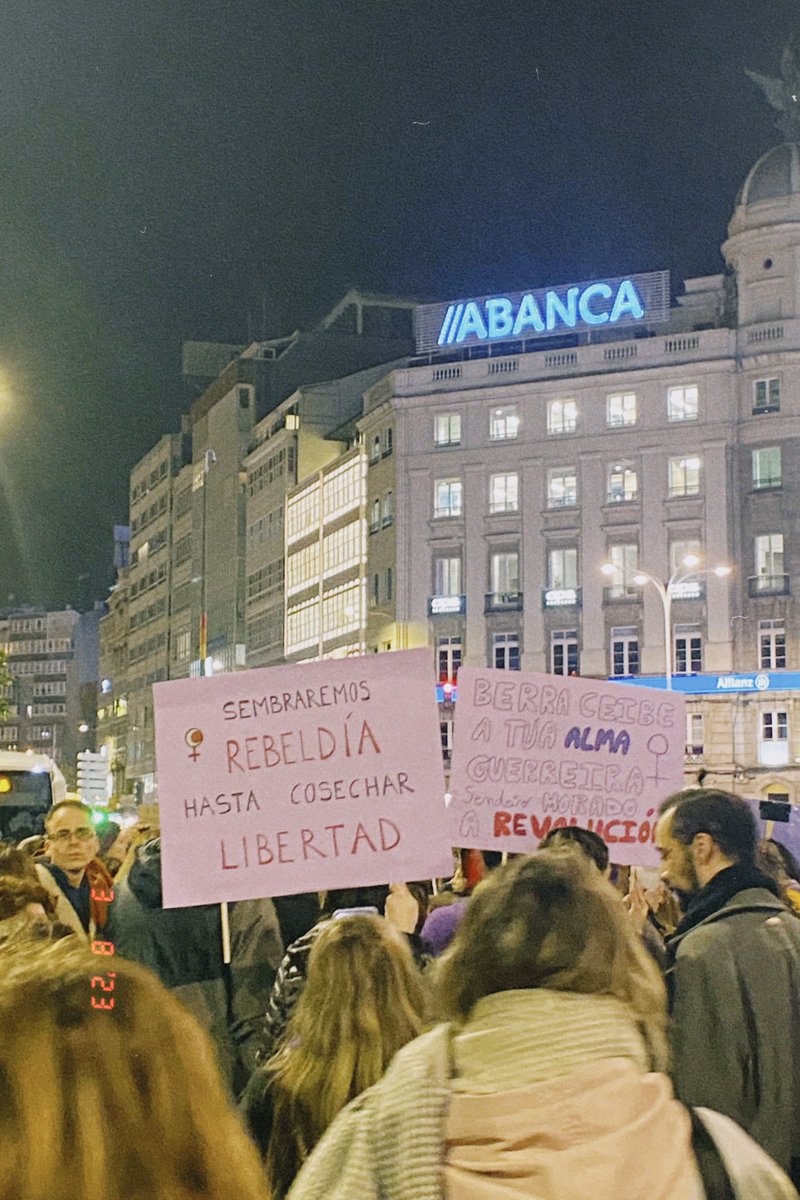 carmenlistev's tweet photo. ✊🏻💜 https://t.co/9axvStTChW