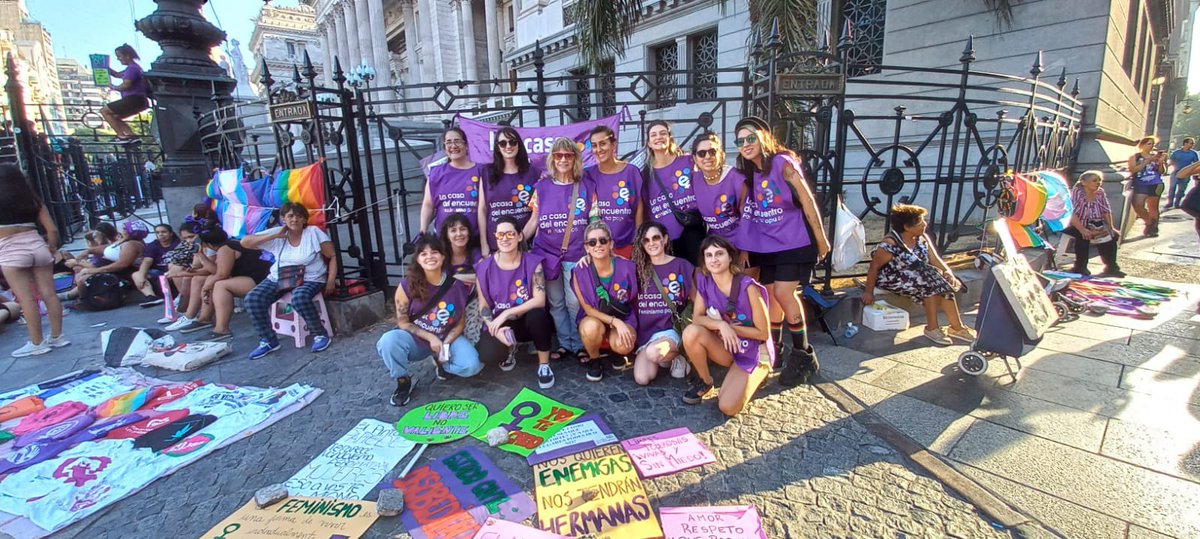ClaSantamarina's tweet photo. Las compañeras de @Casadelencuentr presentes en el congreso luchando por la igualdad de derechos para las mujeres https://t.co/168DmI7j6N