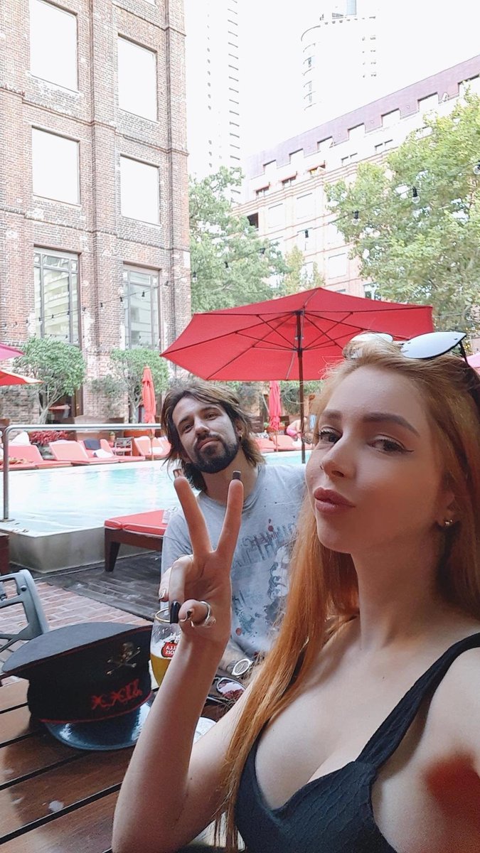 Victor_Corleone's tweet photo. @john5guitarist @MotleyCrue @RossHalfin @thevinceneil @MrTommyLand @NikkiSixx Waiting for you, here in Faena, by the pool. Come here, man 🤘🏻 https://t.co/XCgtYR6gtK