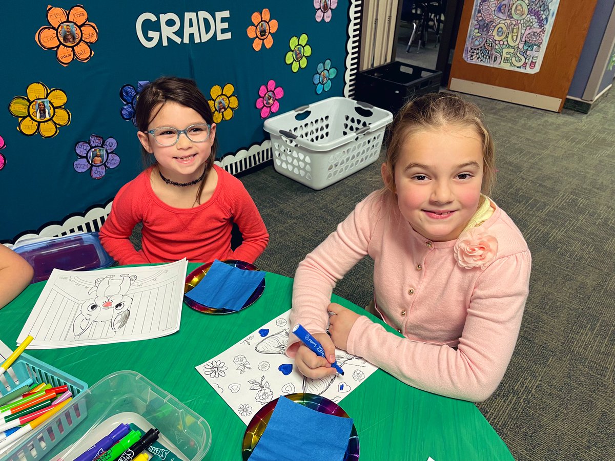 WBEkropp's tweet photo. 🍪C O O K I E S  &amp;  C O L O R I N G🎨 Congratulations to these Mane Bash winners for this extra special Crumbl Cookie and coloring party after school today!! @WoodbrookPTO1 https://t.co/lBHUjD6LaZ
