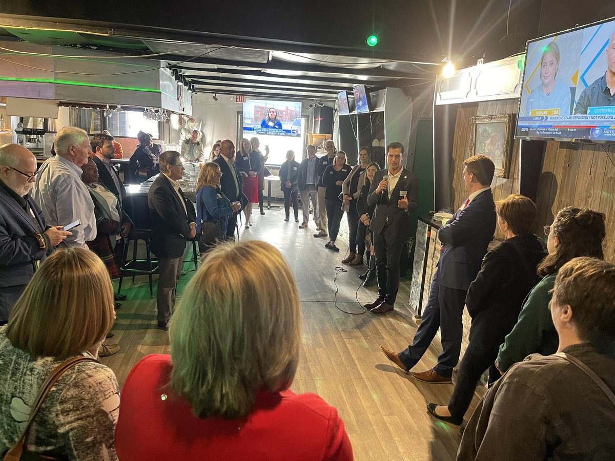 Rep. <a href="/Isaacsohn/">Dani Isaacsohn</a> speaking to <a href="/HSCofHamCo/">Human Services Chamber of Hamilton County</a> members. Thank you for being here, Representative!