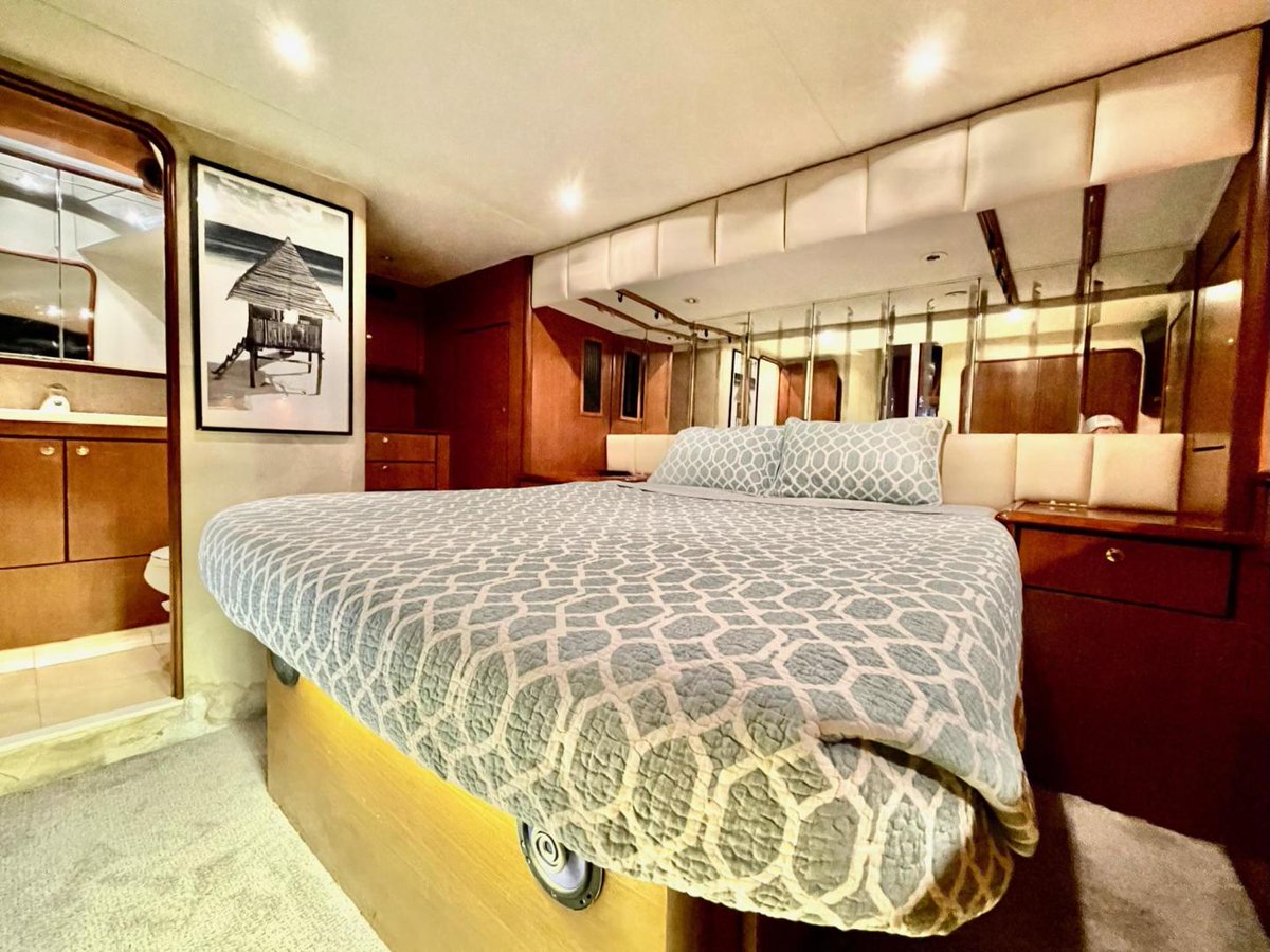 "On The Hunt" is an extensively upgraded 56 Ocean Super Sport powered with 1050 HP MANS. As one of the most popular Ocean Yacht models built, the 56 set the bar for innovation, efficiency and speed. #oceanyachts #bluewateryachtsales
hubs.ly/Q01FZkjC0