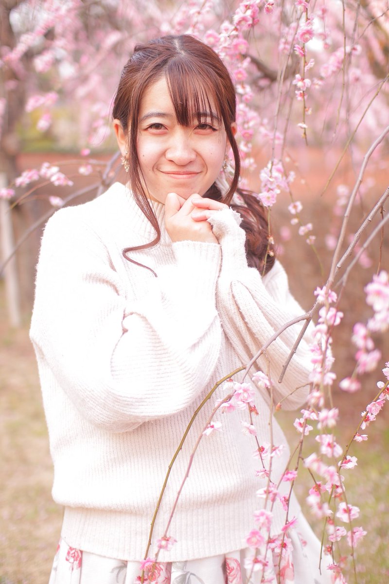 垂れ梅☺️

model(<a href="/suzu_photo521/">すず🐱@2/3～2/8PMD九州📍県立美術館</a> )
camera(<a href="/UtarotanU/">U</a> )
location:東公園

#福岡
#東公園
#梅
#垂れ梅
#portrait