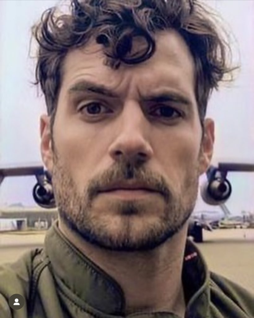isimpforhenrycavill-on-twitter-why-is-he-so-gorgeous-it-s-to