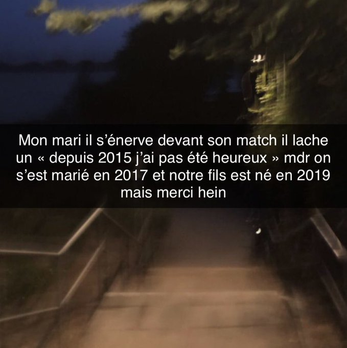 WinamaxSport's tweet photo. Les supporters du PSG en Ligue des Champions : https://t.co/m9cmTZoMtm