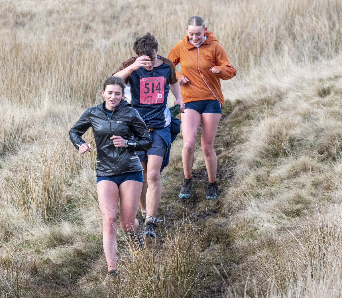 Robertson_Sed's tweet photo. Thanks to Mr Cooling for taking these fabulous shots of the girls completing the qualifier this afternoon as the sun shone and the temperature plummeted #WilsonRun #Qualifier3 🏃🏻‍♀️🎽⭐️🦋🤎 https://t.co/zSt6wEXeBK