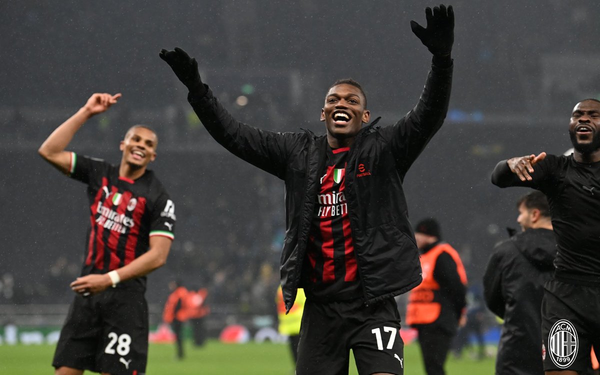 acmilan's tweet photo. A lifetime with this Club still would never be enough ❤️🖤

#TOTACM #UCL #SempreMilan https://t.co/jmsqhA21Eb