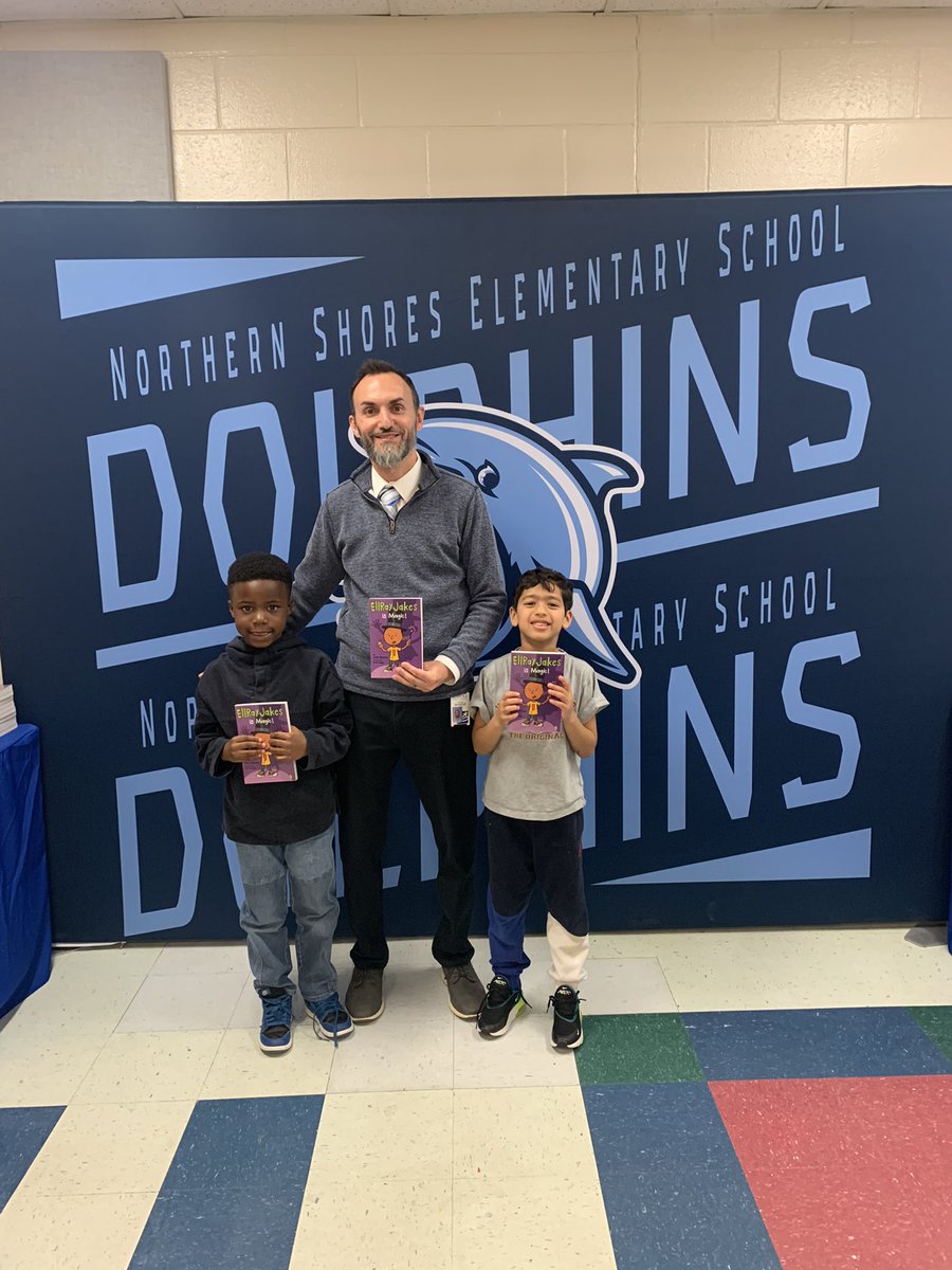 barbosa_NSES's tweet photo. We had a blast kicking off All District Reads with our students and staff! #SPSCreatesAchievers #NSESDolphins #EllRayJakes https://t.co/Xl5CEUAxye