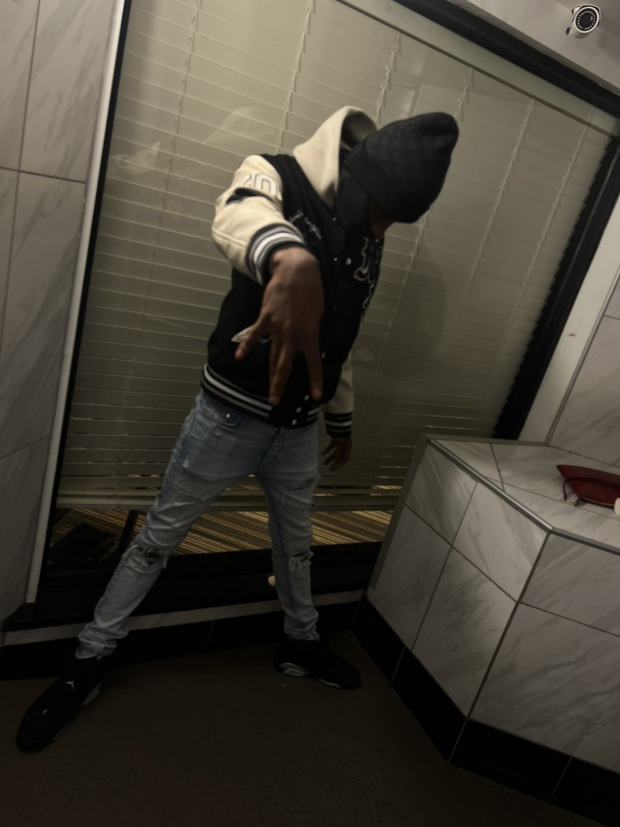 9Rondoo's tweet photo. Young Lit Nigga Ima Put That Shit On Wit My Mask🥷🏽💫 #FreeDaMob https://t.co/h02McuBNXd