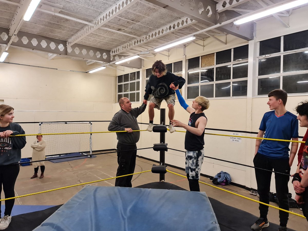 ShieldWrestling's tweet photo. Fantastic training session with the 1st Washington Scout group tonight!

Loaded with enthusiasm, first time at a training session, and gave it all they had. Absolute pleasure to have you guys with us tonight :) https://t.co/NVNSZ69RoN