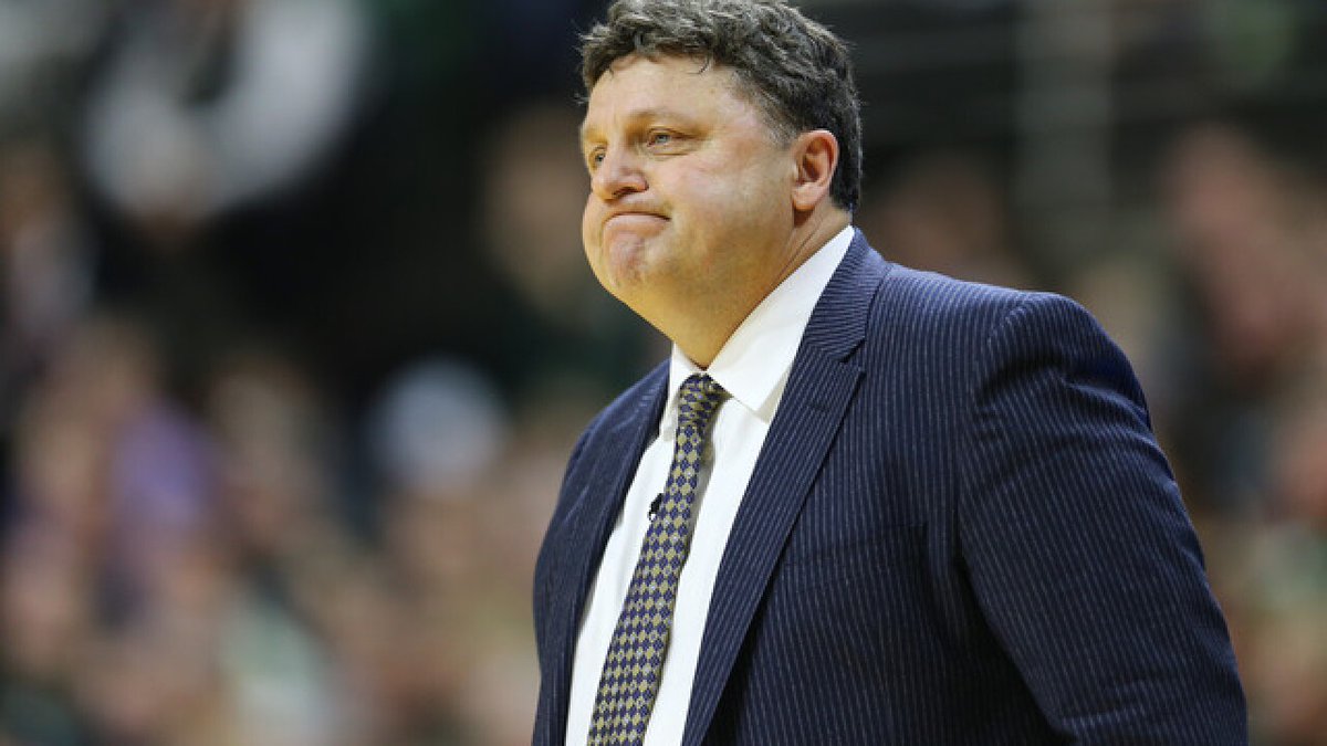 BradGalli's tweet image. Greg Kampe is now the longest-tenured head coach in men's college basketball, recently finishing his 38th season at Oakland.

Jim Boeheim retired today.