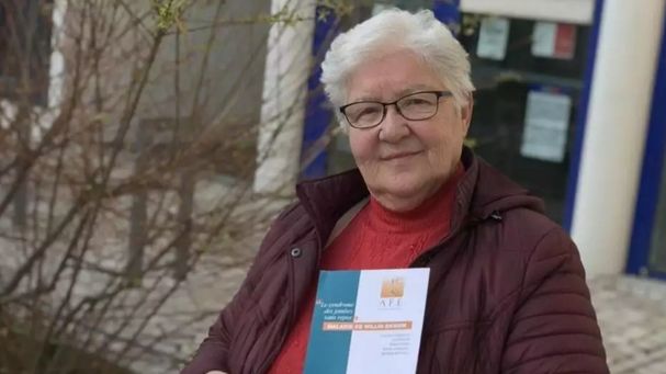 France Ekbom (@asso_afe) on Twitter photo 📰 À LIRE AUJOURD'HUI❗️La maladie des jambes sans repos n’efface plus le sourire de Madeleine Taupin qui souffre de sensations d’agacement, fourmillements, torsions, sommeil impossible. Elle raconte comment l’<a href="/asso_afe/">France Ekbom</a> lui a fait retrouver le sourire📲france-ekbom.fr/articles/94/TE… 📰 À LIRE AUJOURD'HUI❗️La maladie des jambes sans repos n’efface plus le sourire de Madeleine Taupin qui souffre de sensations d’agacement, fourmillements, torsions, sommeil impossible. Elle raconte comment l’<a href="/asso_afe/">France Ekbom</a> lui a fait retrouver le sourire📲france-ekbom.fr/articles/94/TE…