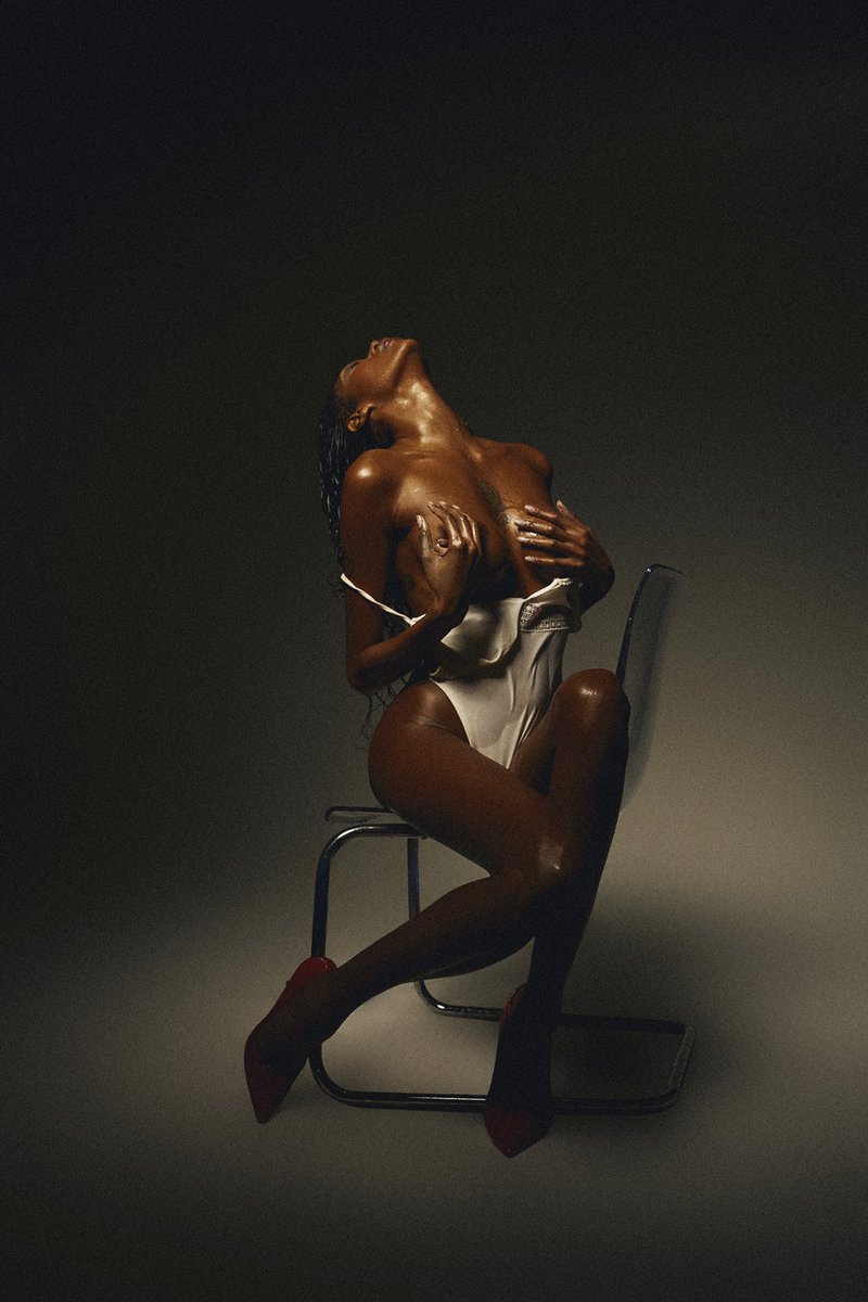IamJessWhite's tweet photo. Let’s get lost in love tonight. 
#jessicawhite

📸@chadlawsonphoto https://t.co/Jd5JPhQErd
