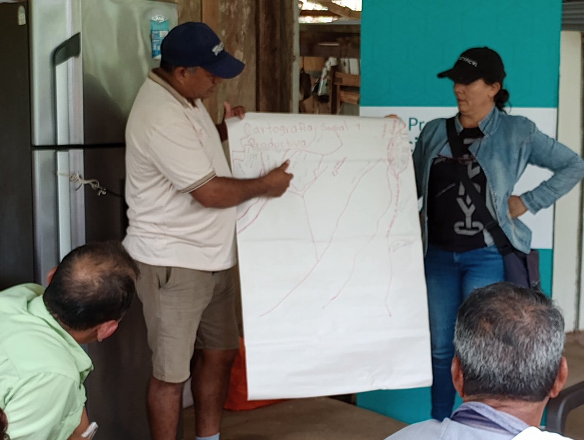 GGGICol's tweet photo. #MetaCreceVerde | ¡Continuamos generando capacidades para los beneficiarios de #PSA de @GobMeta y @CORMACARENA!

Agradecemos a los 4️⃣4️⃣ participantes de #VistaHermosa por su compromiso para reforzar sus conocimientos sobre sistemas agrosilvopastoriles y la apicultura.🐄🌳🐝 https://t.co/Z4VZGvbIyg