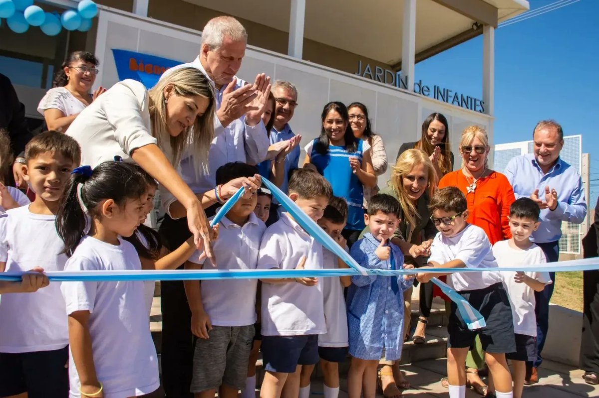 silvinagvirtz's tweet photo. Acompañé al ministro @jaimeperczyk, junto al gobernador @rauljalil_ok y la ministra Andrea Centurión, a la inauguración de la Escuela Secundaria N°72, en Chumbicha, Depto. de Capayán, y del Jardín de Infantes N°6 de Valle Chico. Estuvo presente el asesor ejecutivo @mariocaputo. https://t.co/B2aAVMYqHJ