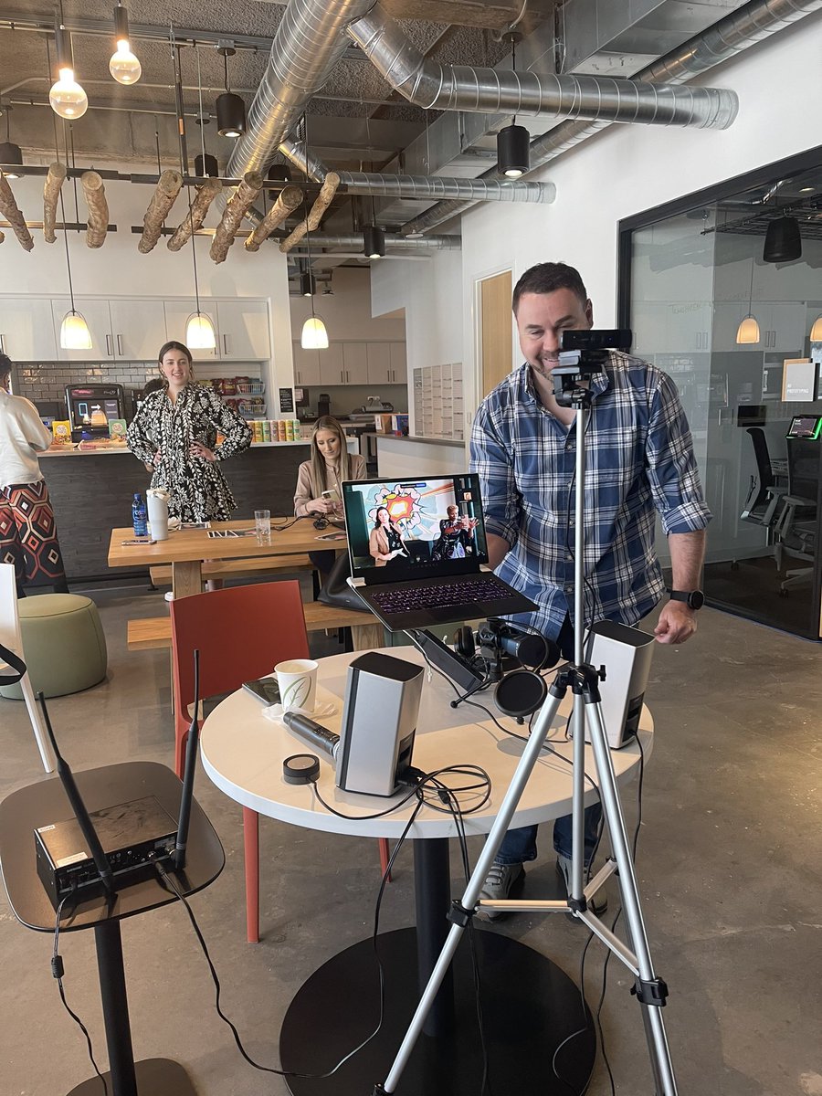 CIAACommish's tweet photo. Hanging out with the global architecture firm @littleonline #shebelongs resource group in their amazing Uptown office and virtually with women and men in other offices in the region for #InternationalWomansDay #embraceequity #WomenEmpowerment #womenempoweringwomen 🏆🏆 https://t.co/TYV3wO2DSF