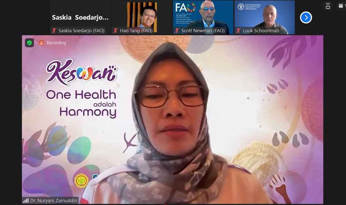 FAOIndonesia's tweet photo. Together w/ @kementan @ditjen_pkh @FAOAsiaPacific @Eufmd EMPRES &amp; EMC, FAO🇮🇩 officially launched Virtual Learning Center Lumpy Skin Disease #LSD 

The online course aims to improve capacity of vet. officers👩🏻‍⚕️in🇮🇩for LSD prevention &amp; control

Register here👉🏻https://t.co/Ckzd3TPpiN https://t.co/dItzAzCu1f