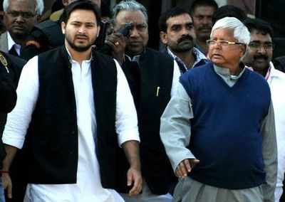 priyanka2bharti's tweet photo. कभी कभी सोचती हूं तो लगता है की लालूजी का जीवन कितना कठिन रहा होगा, सामाजिक अन्याय की बेड़ियां तोड़ना, उस गरीबी से बाहर आना, जाति व्यव्स्था को चैलेंज करना, सेकुलरिज्म के लिए हिम्मत के साथ खड़े होना वो भी तब जब जातिवाद और कम्युनलिज्म इस देश में सबसे ज्यादा हावी थे। https://t.co/TI8KQRYBED