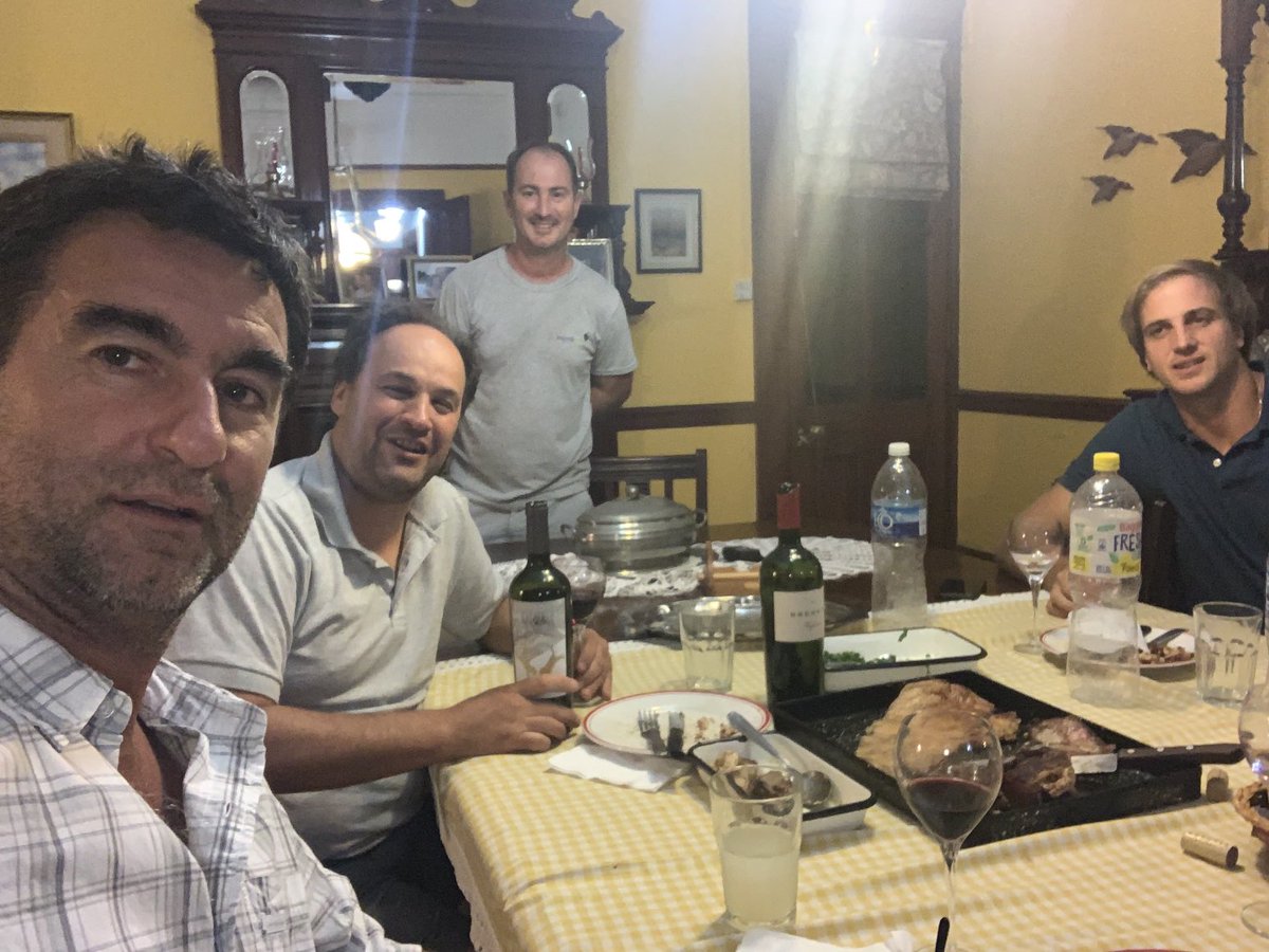 Chuuucha que está bueno este vino de ⁦<a href="/adolfok/">Adolfo Kindgard</a>⁩. Ya estamos con los ojitos chiquitos como japonés con fiebre