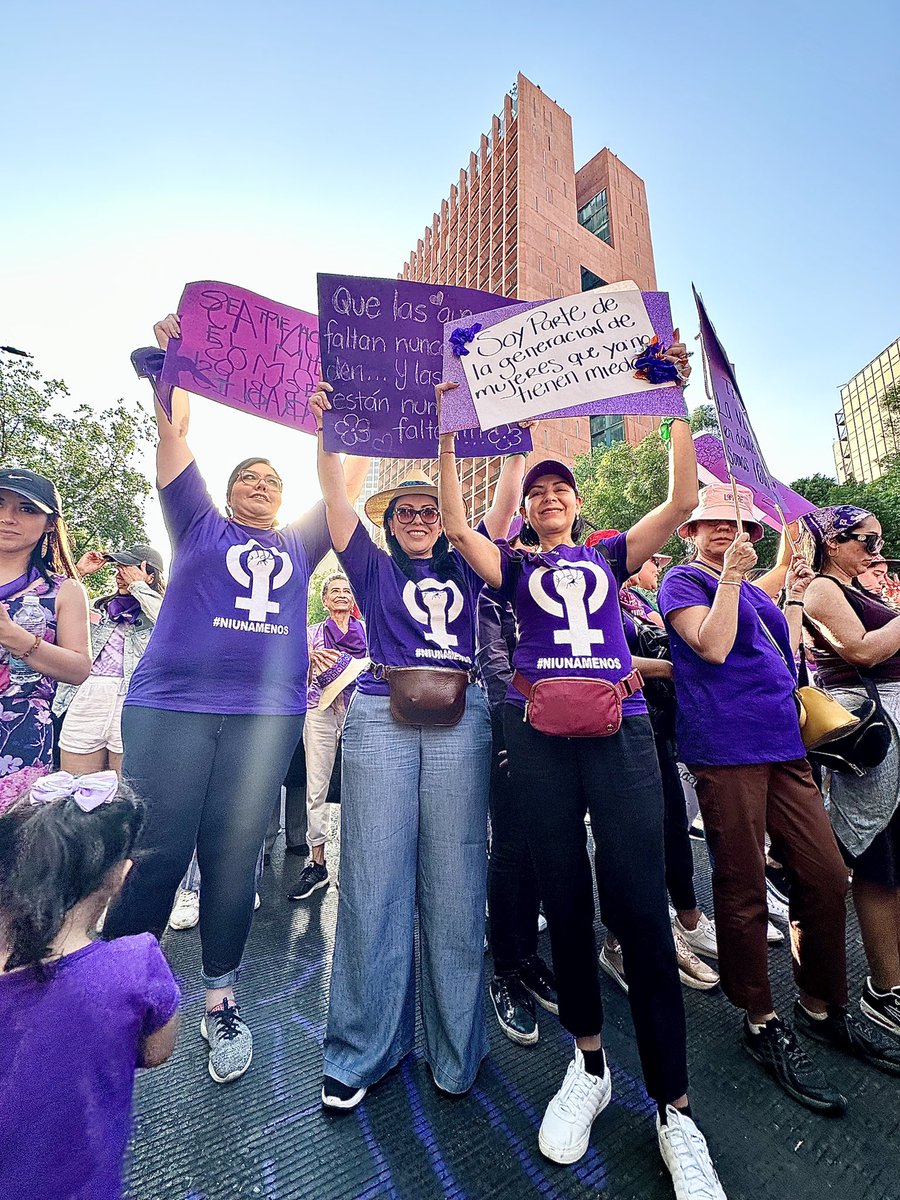 EMILIAMDLAP's tweet photo. Las juzgadoras marchamos no solo para sumarnos a la voz de todas, sino para escuchar lo que nos tienen que decir las mujeres que exigen justicia. Un privilegio caminar juntas @LMonicaLopezB @Julis1327  #8DeMarzo https://t.co/M2CZli7Ako