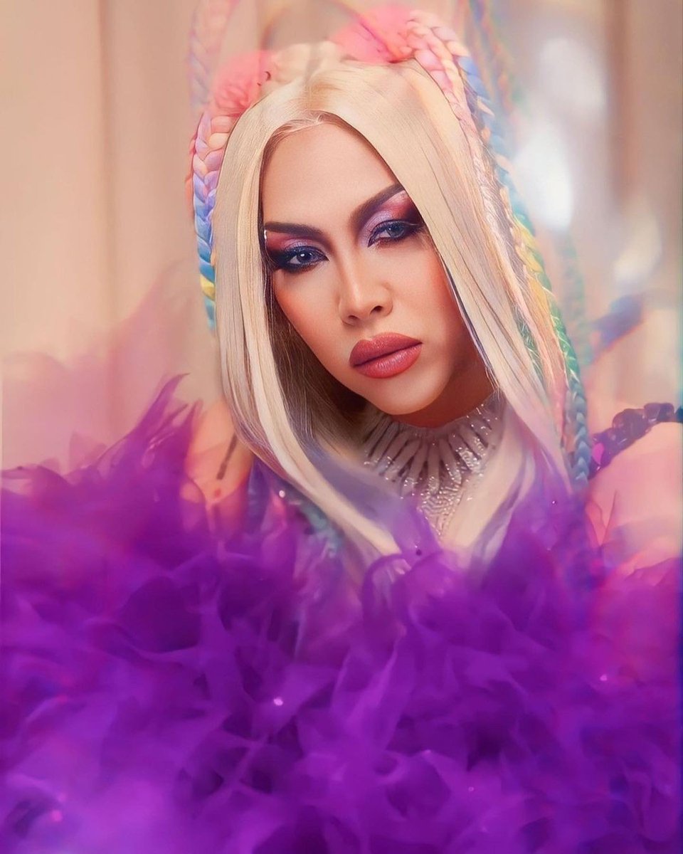 dyaryotirada's tweet photo. BARBIE GIRL
LOOK: Phenomenal box office superstar Vice Ganda (@vicegandako) shared a series of stunning photos channeling the inner doll in her.
"Pwdeng paglaruan. Wag lang lamutakin. #manyeka", she wrote.
| 📸 Vice Ganda / Instagram
@TribuneLife
#ViceGanda
#DailyTribune https://t.co/X7UmdJa7fm