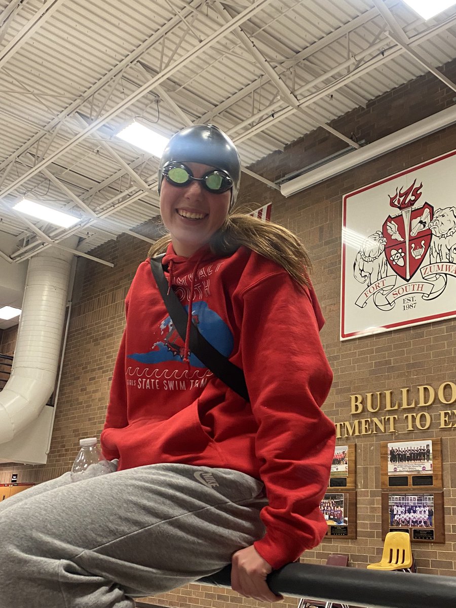 FZS_SwimandDive's tweet image. Loved getting to meet the incoming freshmen who are looking to join swim and dive!! And a BIG thank you to my girls for helping recruit. #wehavefun #classof2027
