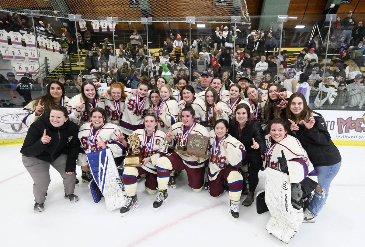 After @SHSAthleticsVT⁩ suffered heartbreaking defeats during boys & girls #vthshoops games at Barre Aud, Granite City fans finally get to celebrate with a championship after coach Dave Lawrence and the Crimson Tide serve up a 4-1 win over BHS -Colchester in #vthshockey final: