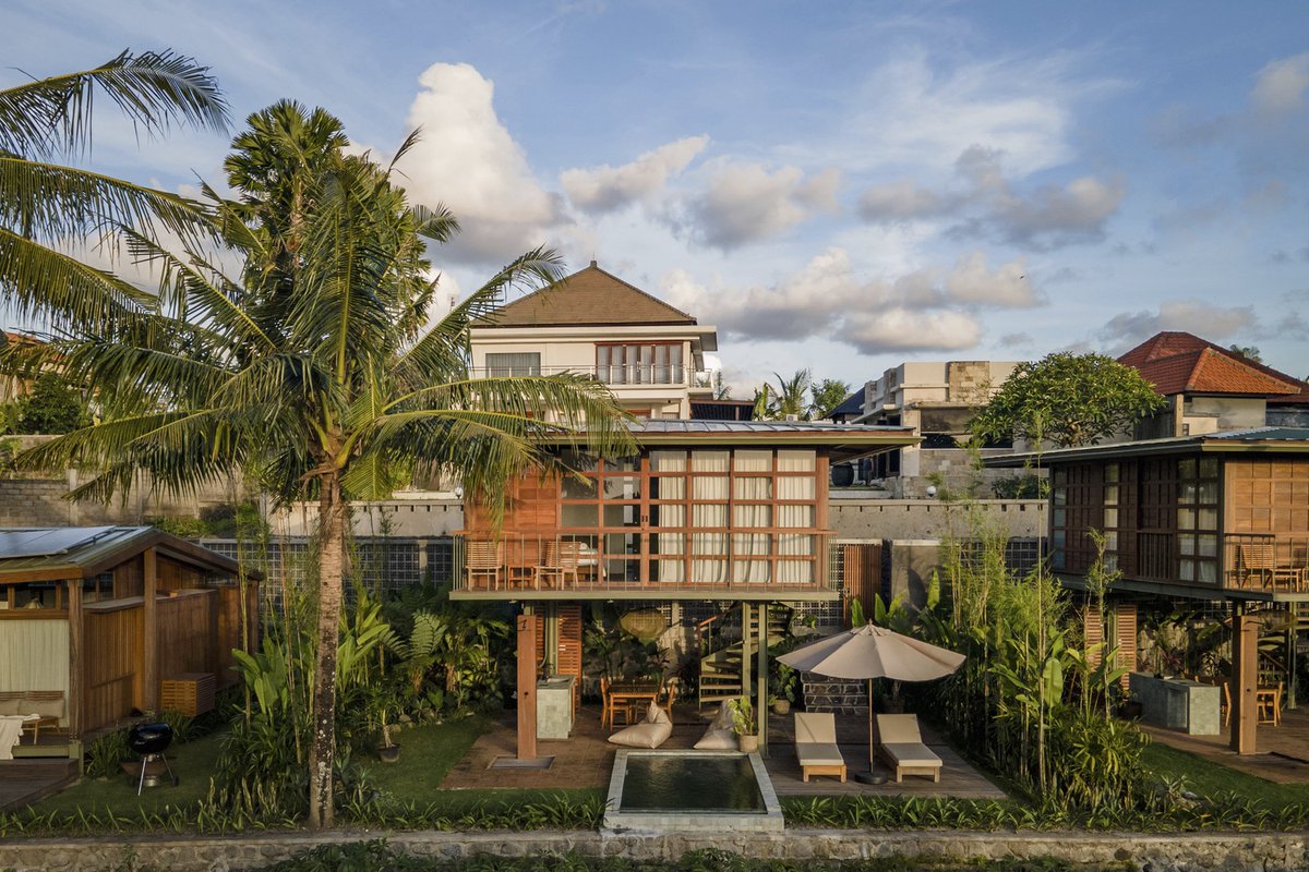 mepatcs's tweet image. HOUSES : KUTA UTARA, INDONESIA
Architects: Stilt Studios
Area : 45 m²
Photographs :Indra Wiras
ดูข้อมูลเพิ่มเติม:facebook.com/MepatCS/
#ไอเดียแต่งบ้าน #Mepatcs #เคล็ดไม่ลับเรื่องบ้าน #สร้างบ้าน #รับเหมาก่อสร้างครบวงจร #homeideas #homedecor #homedecorideas #บ้าน #สไตล์มินิมอล
