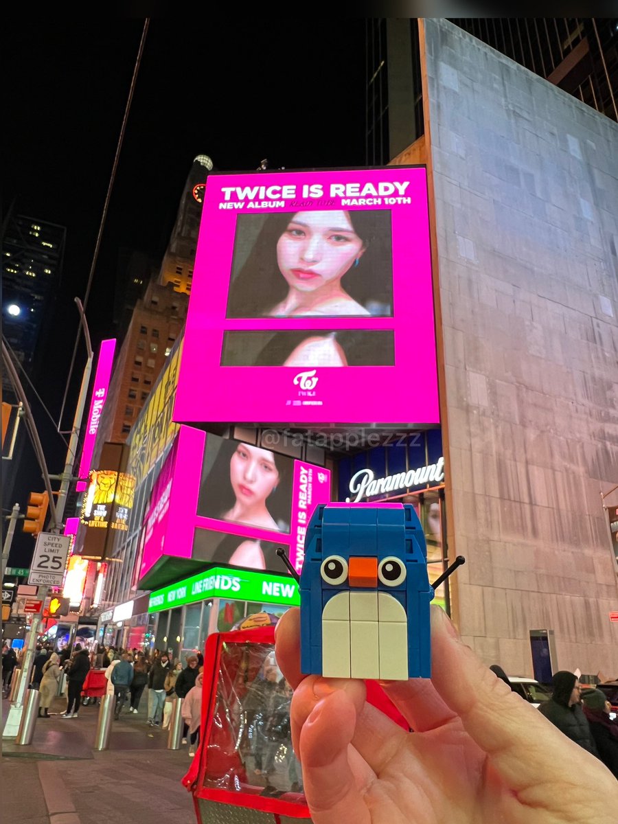 fatapplezzz's tweet photo. #Miguin is beyond excited to see #TWICE debut their latest album #READYTOBE @FallonTonight in NYC 🤩 this is a major first &amp; monumental moment for TWICE and ONCEs so let’s cheer loudly for them, stream and buy their album on Friday!
#TWICE  #트와이스  #SETMEFREE @JYPETWICE https://t.co/GsuUBoMWuG