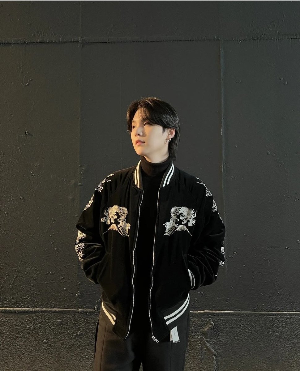 BhatKulsum99's tweet photo. Happy Birthday Suga 🎂🎉🎈
#HappyBirthdaySUGA #SUGADAY #MinYoongi #ARMY #BTS #AgustD #HappyBirthdayYoongi https://t.co/wQlvZ4imO7