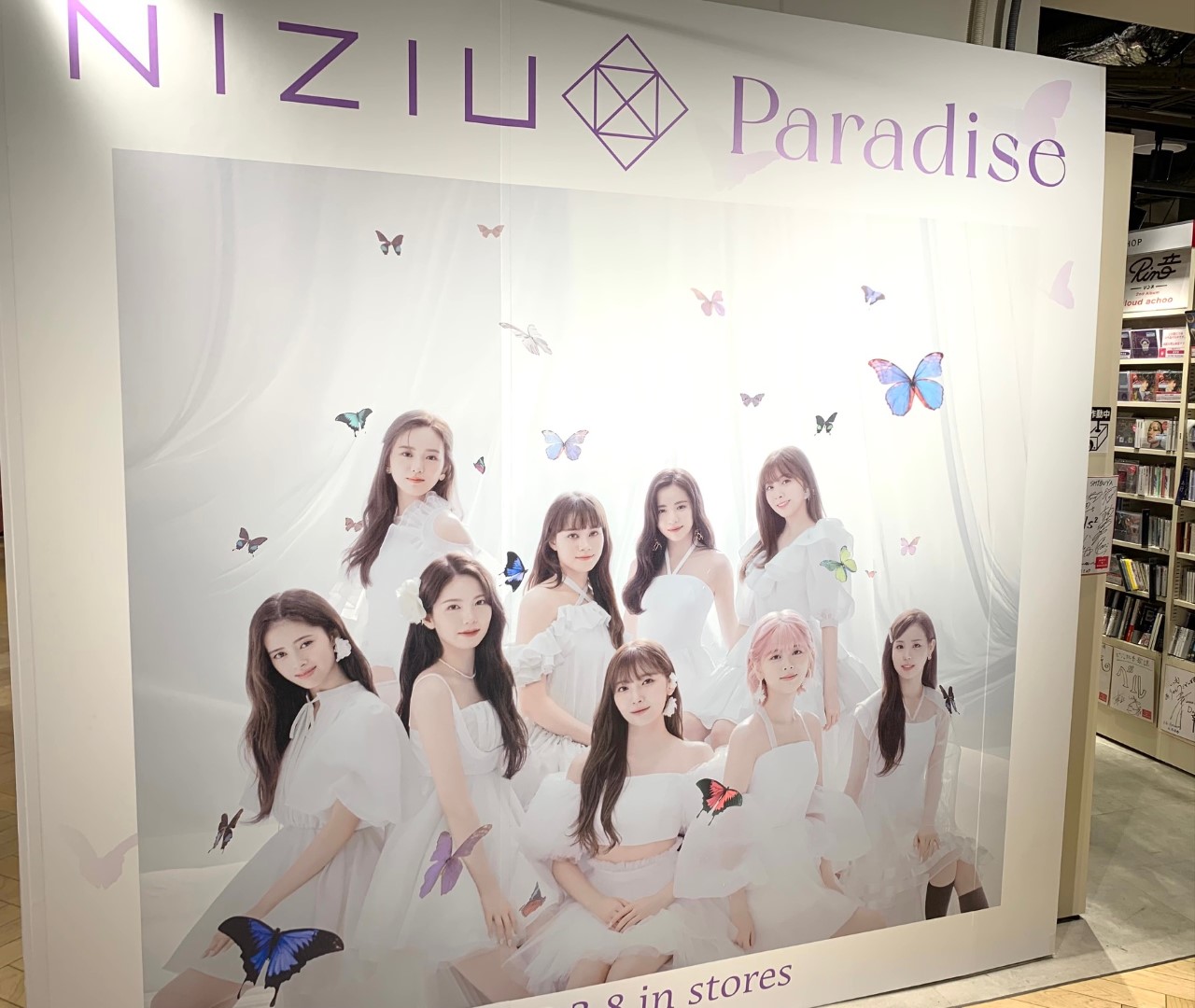 PARADISES HMVライブフォトパネル