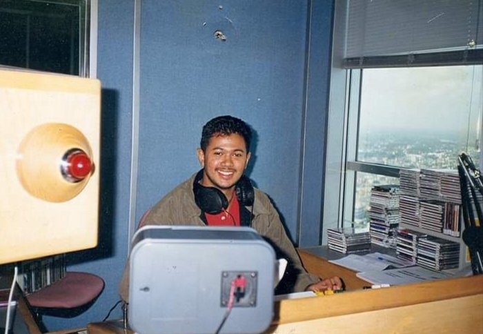 imranSa11984161's tweet photo. DJ DAY : Happy World DJ Day!! Shout out to all our wonderful industry friends around the globe!! We all deserved to be treated as we make the people happy all over the world, don't we? #G8 #WorldDJDay #MemoriesBeyondHorizon #DJDays #DiscJockey #RadioDJ #MobileDJ #SL #CAM #PHIL https://t.co/WPXczfdhXW