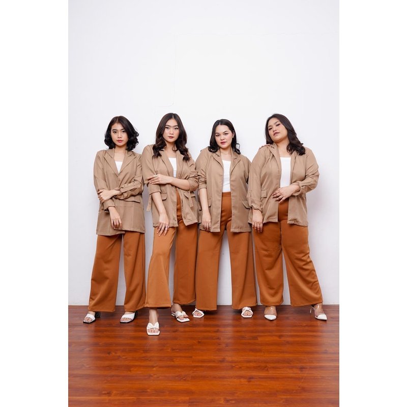 lapaknyaD's tweet photo. Rekomendasi blazer casual
1) https://t.co/glHkKEmDT7
2) https://t.co/RXRIn4DVIl
3) https://t.co/0QJ5tFLveZ
4) https://t.co/yTKFcIAoBn
#atasan #wanita #formal #reguler #basic #ootd #oversize #allsize #outer #korea #kantor #office #shopee #gratisongkir https://t.co/veOCTNIdTo