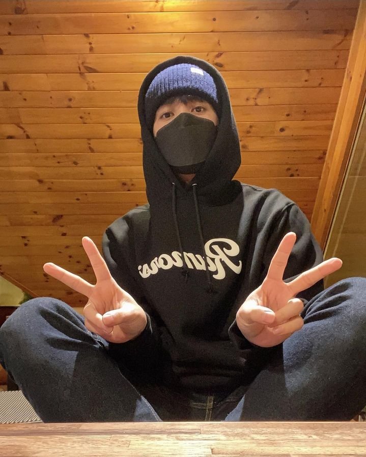 UpdateKBoys's tweet photo. 🎉🎂 Hoje, o Mir do MBLAQ, está completando 32 anos. Parabéns!
Nós desejamos um feliz aniversário, muita saúde e sucesso em sua carreira! 🥳✨
#HappyMirDay #MBLAQ https://t.co/bsjvHfz1P2