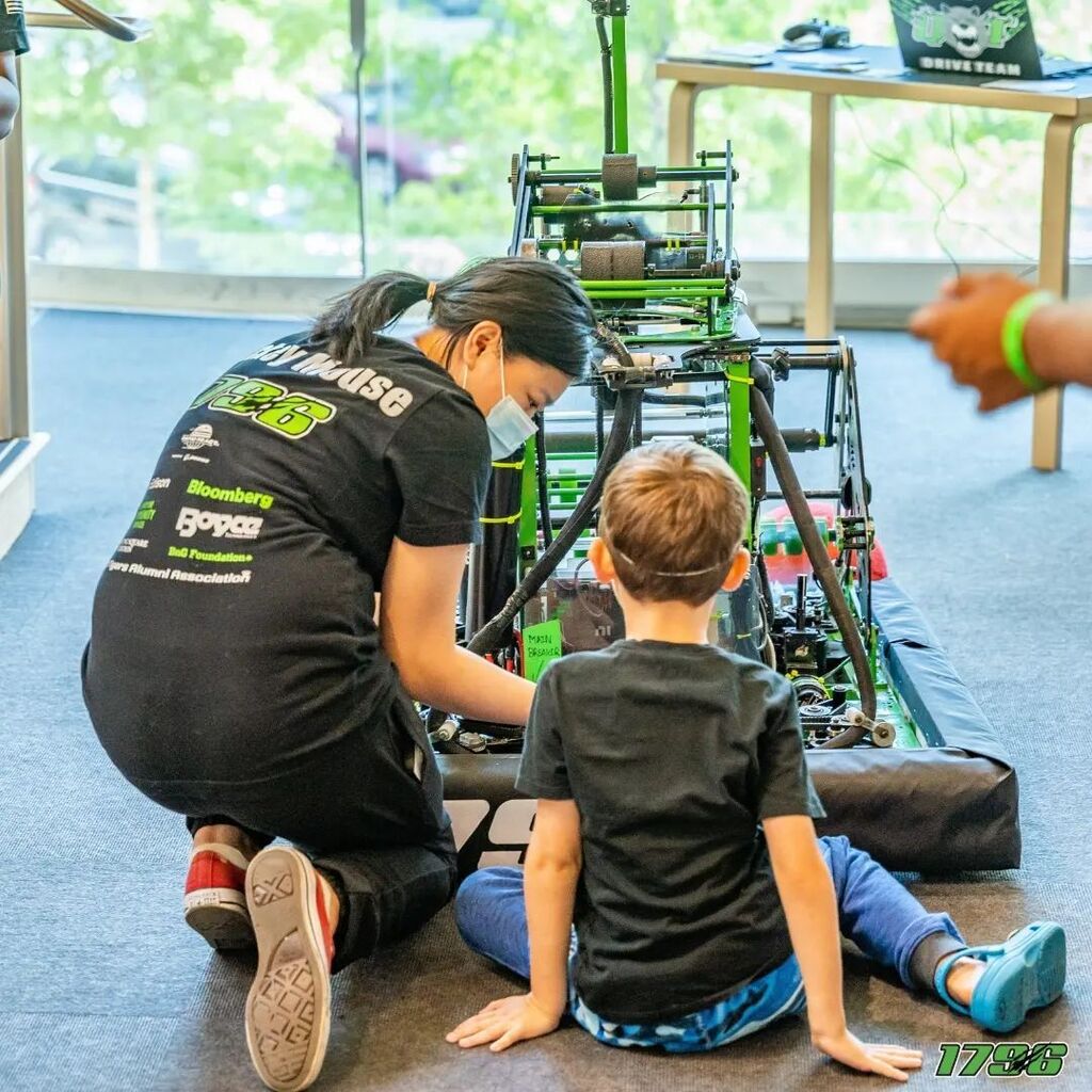 RoboTigers1796's tweet image. 82% of RoboTigers are at an economic disadvantage. In our community, the poverty cycle limits access to both education and opportunities. We’ve been fortunate enough to have found STEM through FIRST. Since joining STEM our access to education and opportunities has increased,…