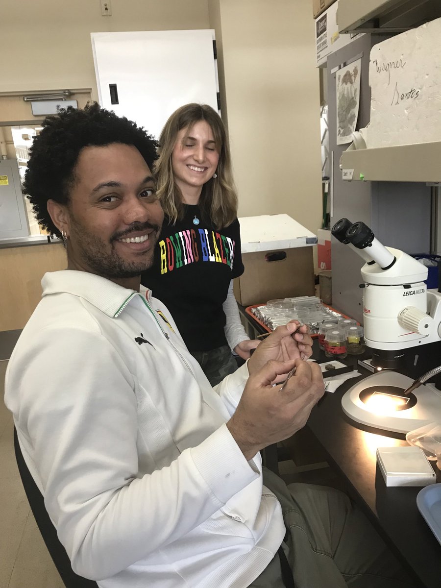 DrylandAlgae's tweet photo. On international women’s day it’s a particular joy 2 work alongside awesome next gen leader #WomenInScience &amp; #WomenInSTEM such as K. Gobbie who is visiting us in SoLS @UNLV_CoS to study gypsum mosses in NV &amp; NM. 🙏 to Stark lab esp @Mosses_ecology 4 lots of fun the past 2 days. https://t.co/Y2EhDwE3fa