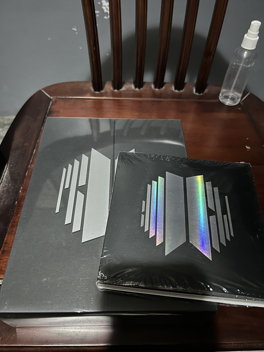 Kimtaetaejam's tweet photo. #wts/lfb
#btsalbum #proof #proofalbum #bts

Selling my standard and compact proof album.
No issue good as new.
Complete inclusions including photo cards. You can unbox it your self

2,600 for sets https://t.co/cKOEvVSiPm