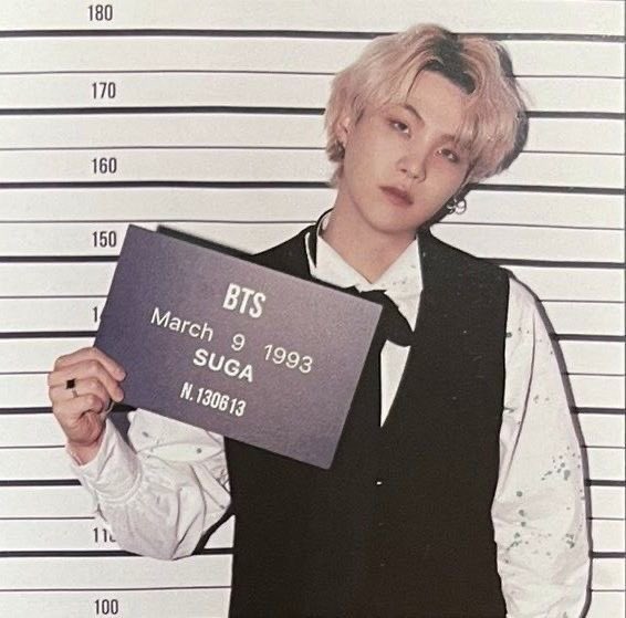 sg_ymm028's tweet photo. #HappyBirthdayYoongi

お誕生日おめでとうございますゆんぎさん

あのライブから色んなことが変わってしまってファンと名乗っていいかすごく不安で、しばらく低浮上だったけど私を変えてくれたあなたの誕生日なので心からお祝いさせてもらいます🥲よく食べてよく寝てよく笑って過ごしてくださいね https://t.co/YflKFNDCLg