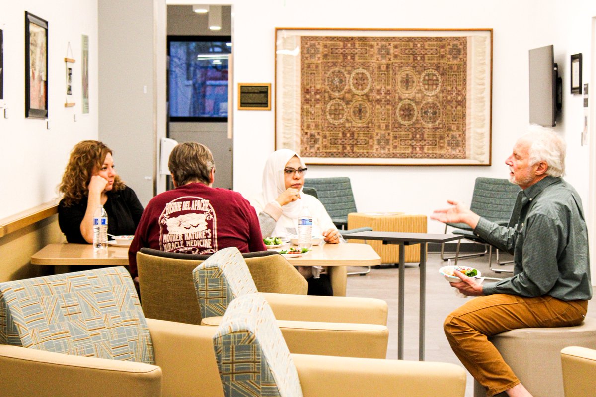 ishtarviveka's tweet photo. Our first Math Teachers' Circle was a success!

We have one more scheduled for this semester on April 5. You can sign up here: https://t.co/J5NRNqDQzL https://t.co/cJMvzf3Zzq