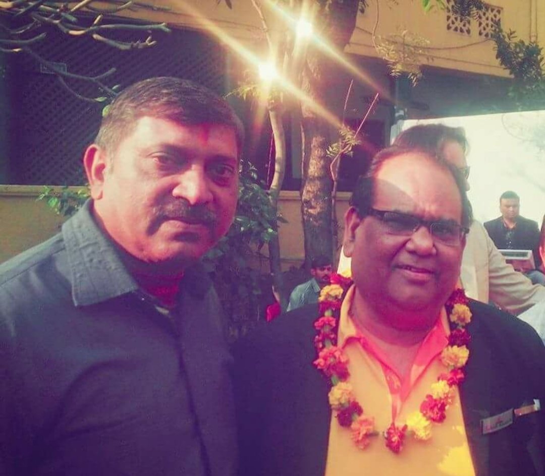 Acharya_Veer's tweet photo. बॉलीवुड के प्रसिद्ध कलाकार, कॉमेडियन एवं निर्देशक तथा बेहतरीन व्यक्तित्व के धनी श्री सतीश कौशिक जी के निधन की दुःखद सूचना प्राप्त हुई।

बेहतरीन अभिनय से पूरे हिंदी फिल्म जगत पर गहरी छाप छोड़ने वाले सतीश कौशिक जी का निधन सिनेमा जगत के लिए एक अपूरणीय क्षति है।
#satishkaushikdeath https://t.co/H0S84GBTzv