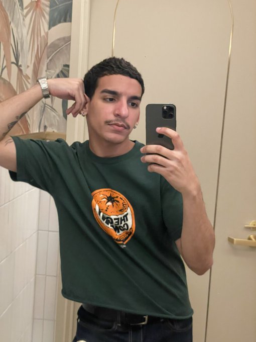 Watch Online Lover's leaked NSFW photo on TwXstars