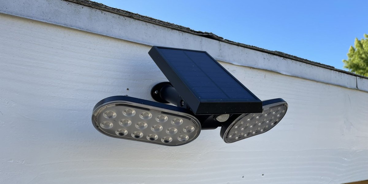 JayLumiLighting's tweet photo. SOL1581 solar spotlight with motion sensor can give 10-12 hours of stead lighting after a full charge day under the sun. See more about this light at https://t.co/LB6E6eMmC7 https://t.co/QMke2tmlaW