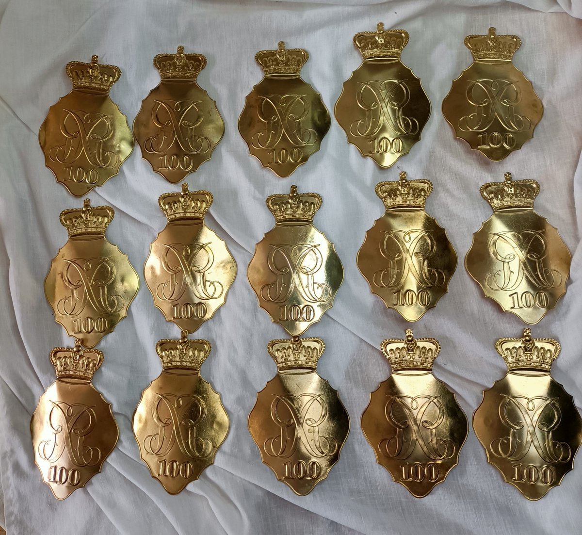 100thRegiment's tweet photo. Just received confirmation that new 100th cap plates are ready for shipping. Looking forward to getting everyone changed over!
#warof1812 #napoleonicwars #militaryhistory #canadianmilitaryhistory #britishempire #crownforces #Ottawa #Ontario #reenactor #napoleonic #canadianhistory https://t.co/XIKMABXtG3