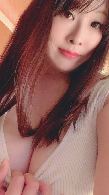 おはようございます😃 春な匂いがするぞ！✨ 花粉との戦いは続いていますが、気分は上々🌸  最近はかなりの朝方。 7時から在宅ワーク中（笑） コーヒーブレイクしたので、さてがんばろっ！  みなさまもステキな1日を！