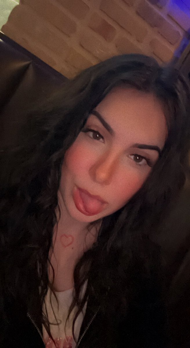 FindomGames's tweet photo. Everyone go follow and serve @StaciTheBrat she is the most perfect domme and is so much more superior than catfish dommes https://t.co/uoDzpc9GQL